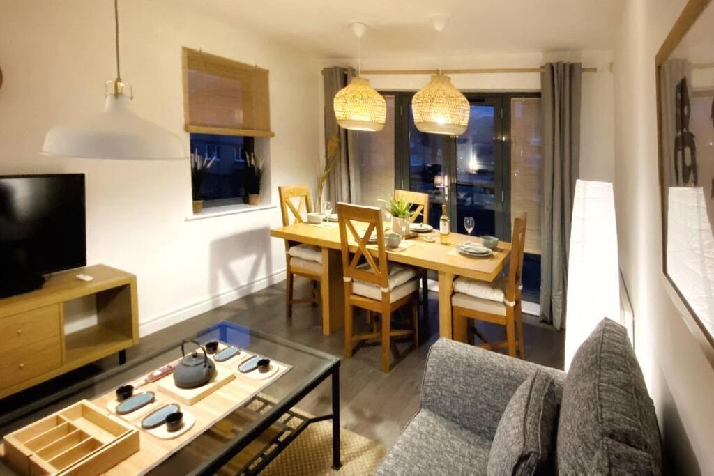 Japanese Style Muji Two-Bedroom Apt Σουόνσι Εξωτερικό φωτογραφία